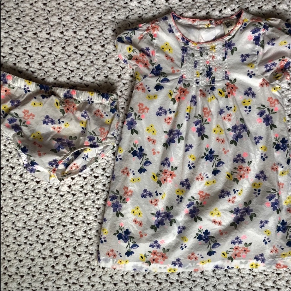 🎊SOLD🎉🌸Adorable dress by OshKosh ~ Size 24m